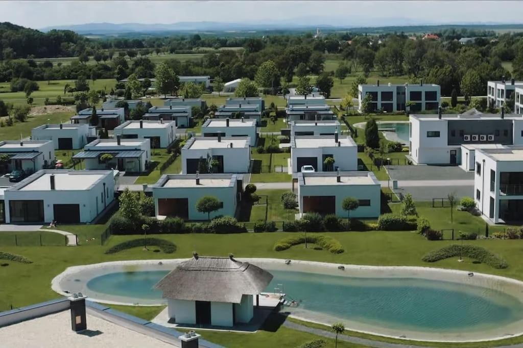 Luxus Appartement Am Golfplatz Und Therme Lutzmannsburg Zsira Εξωτερικό φωτογραφία